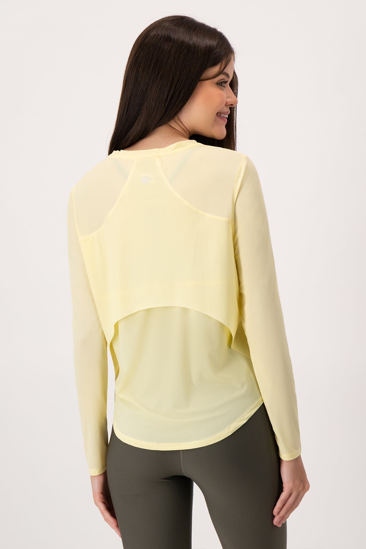 BLUSA-MANGA-LARGA-AMARILLA_MEDIUM_RAW_9.jpg